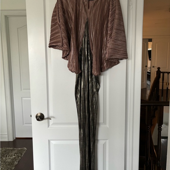 Brand new NWB Custom made dress. Fits M/L - Picture 5 of 5